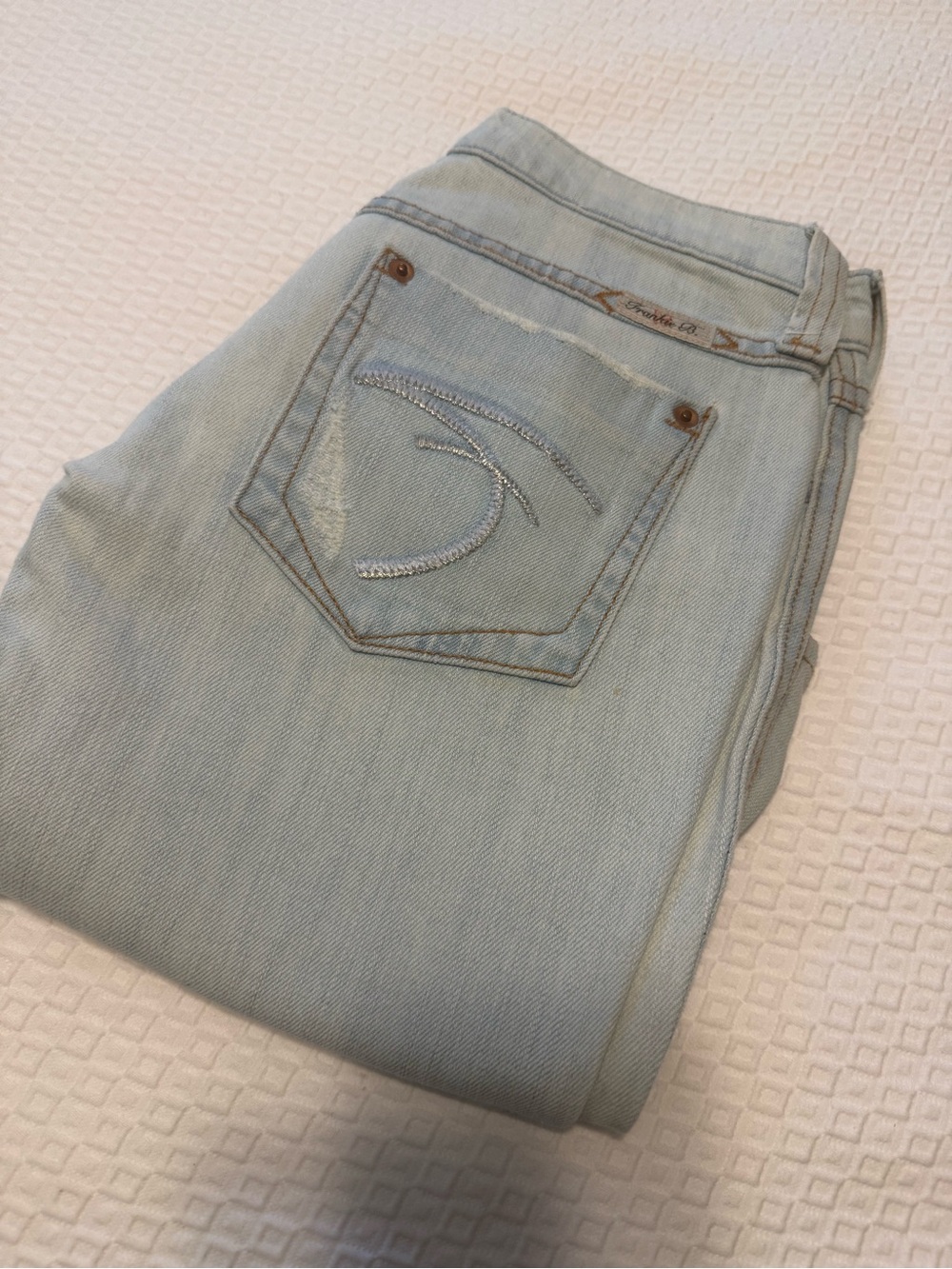 Frankie B. Y2K Low rise, light washed Jeans